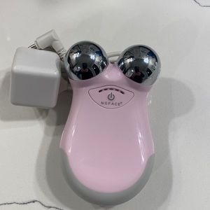 Nuface mini with charger